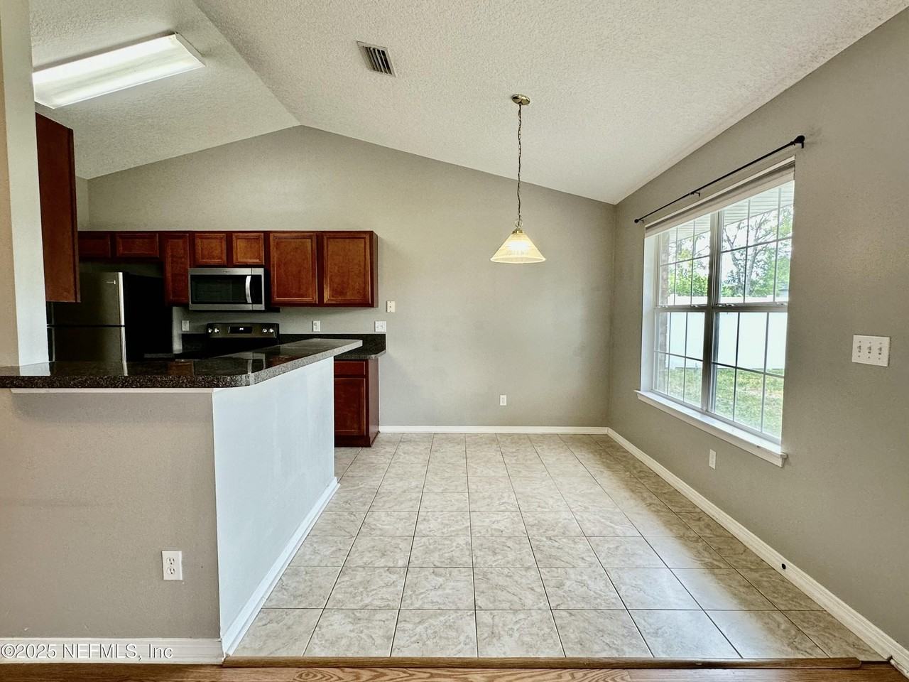 2736 Creek Ridge Dr - Photo 4 of 21