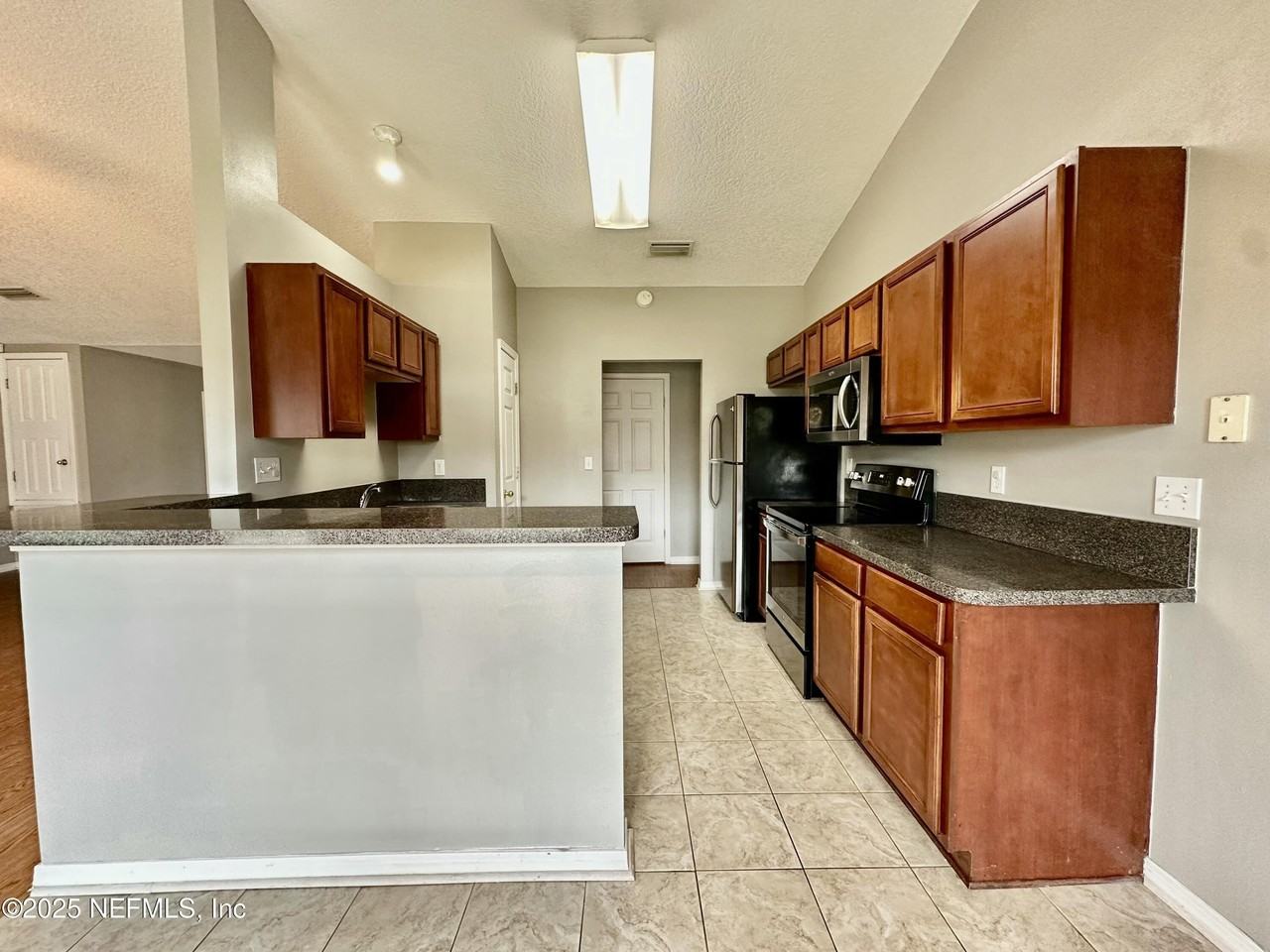 2736 Creek Ridge Dr - Photo 5 of 21