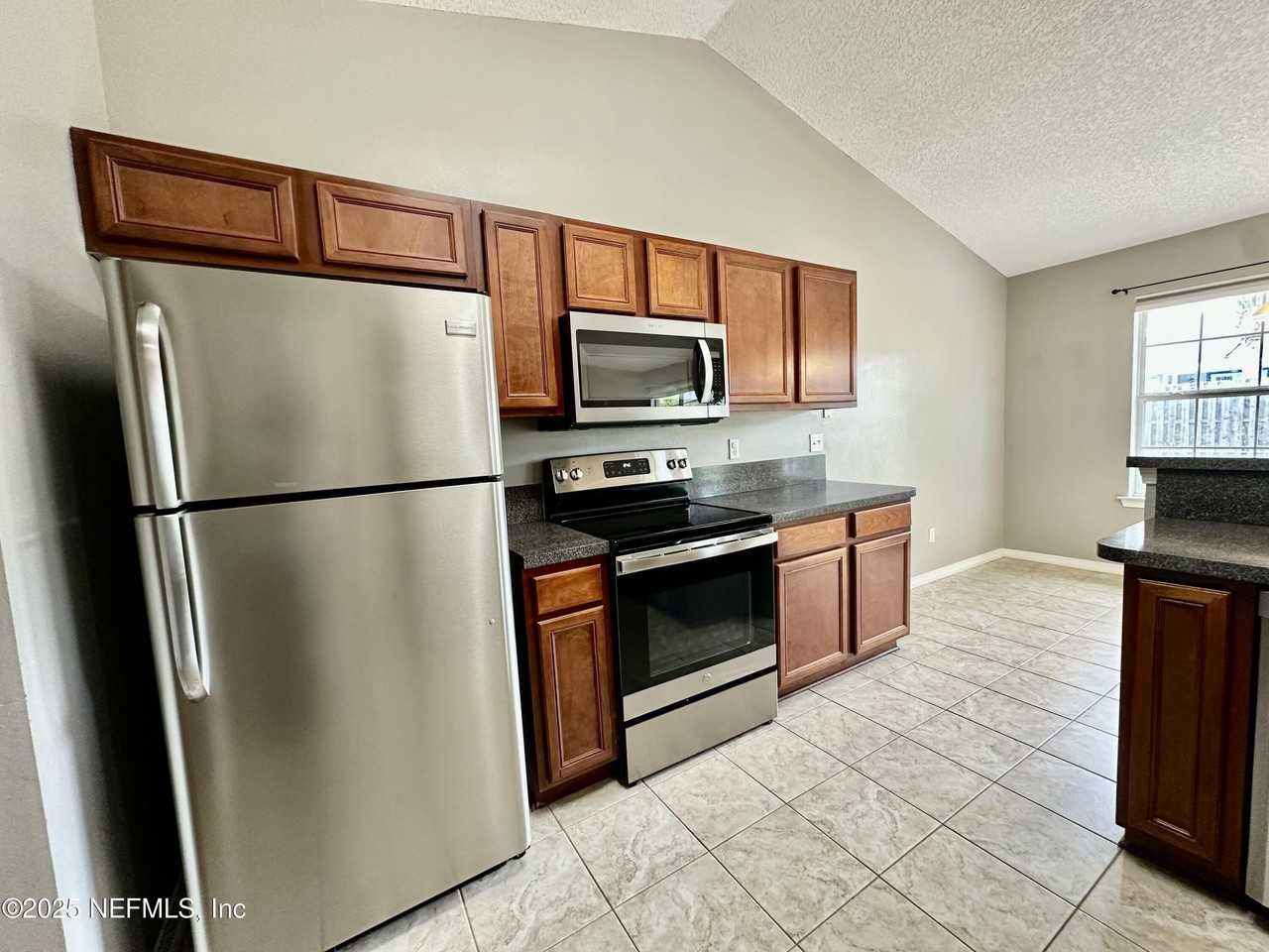 2736 Creek Ridge Dr - Photo 6 of 21