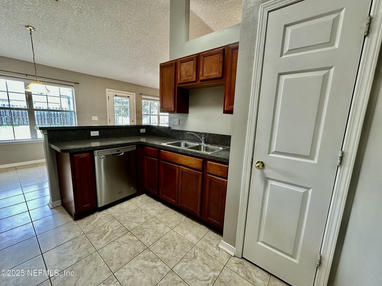 2736 Creek Ridge Dr - Photo 7 of 21