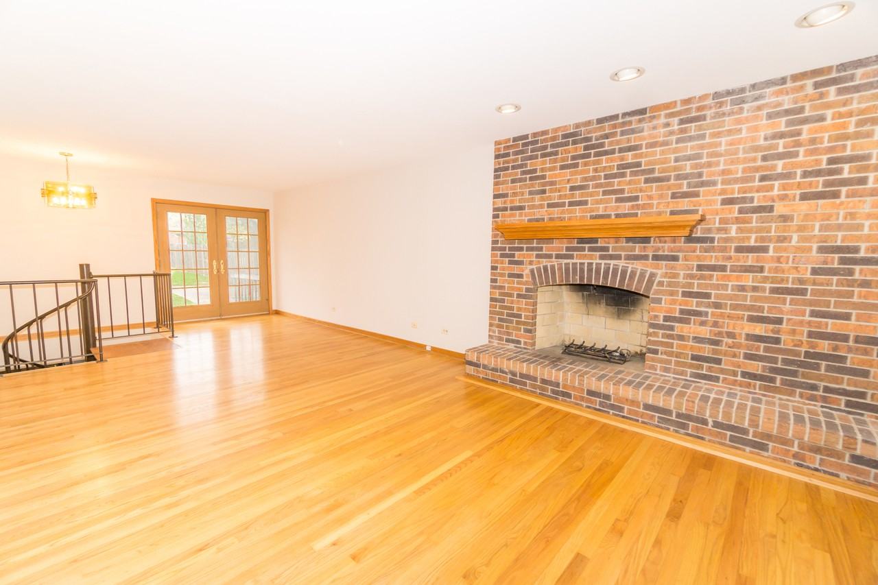 19W751 Woodland Ave - Photo 3 of 19