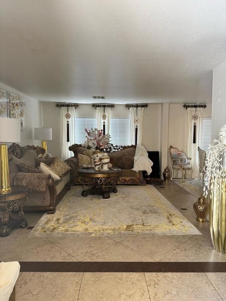 749 De La Toba Rd - Photo 6 of 11