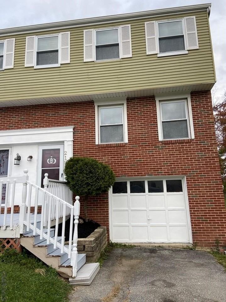 219 Marietta Dr - Photo 2 of 19