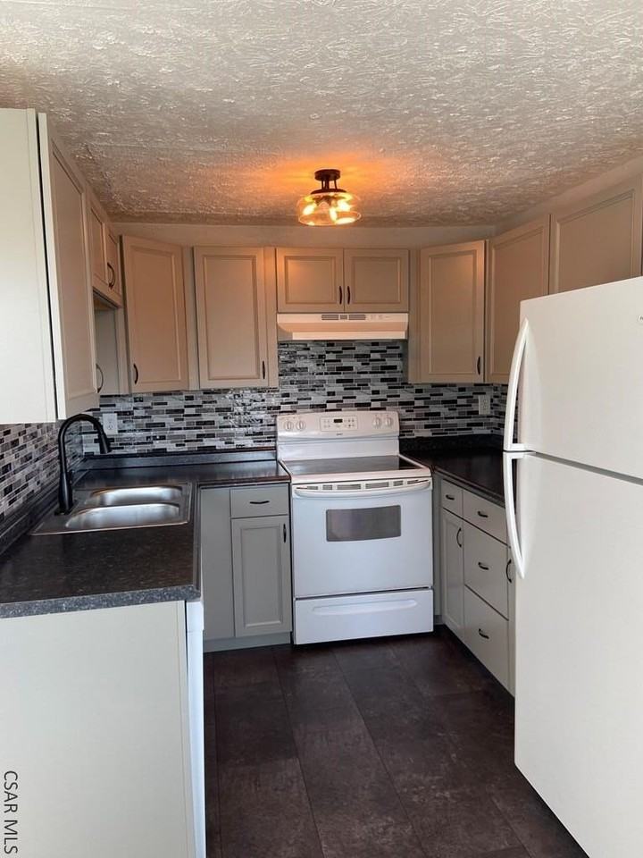 219 Marietta Dr - Photo 3 of 19