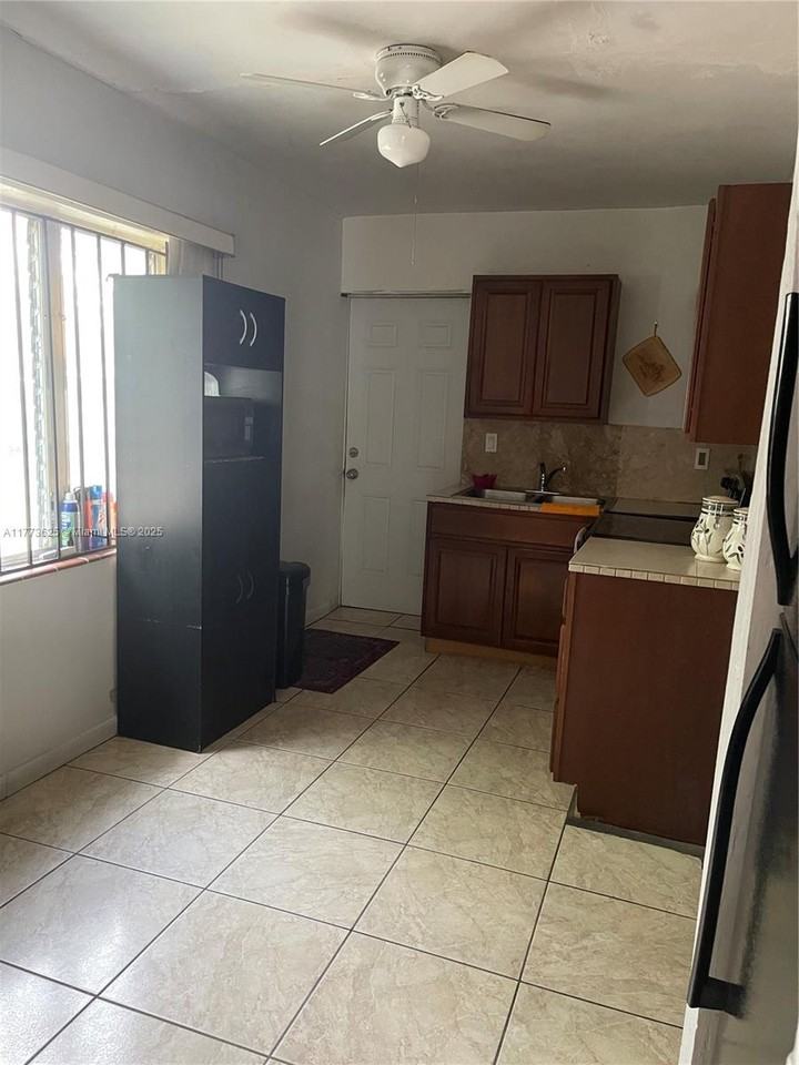 17425 Nw 22nd Ave - Photo 3 of 19