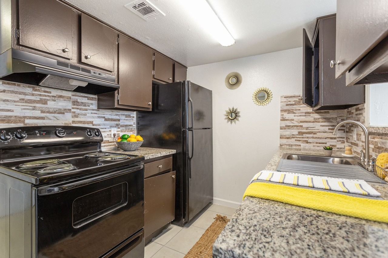 Huntington Village And Cambridge Crossing - Photo 6 of 39