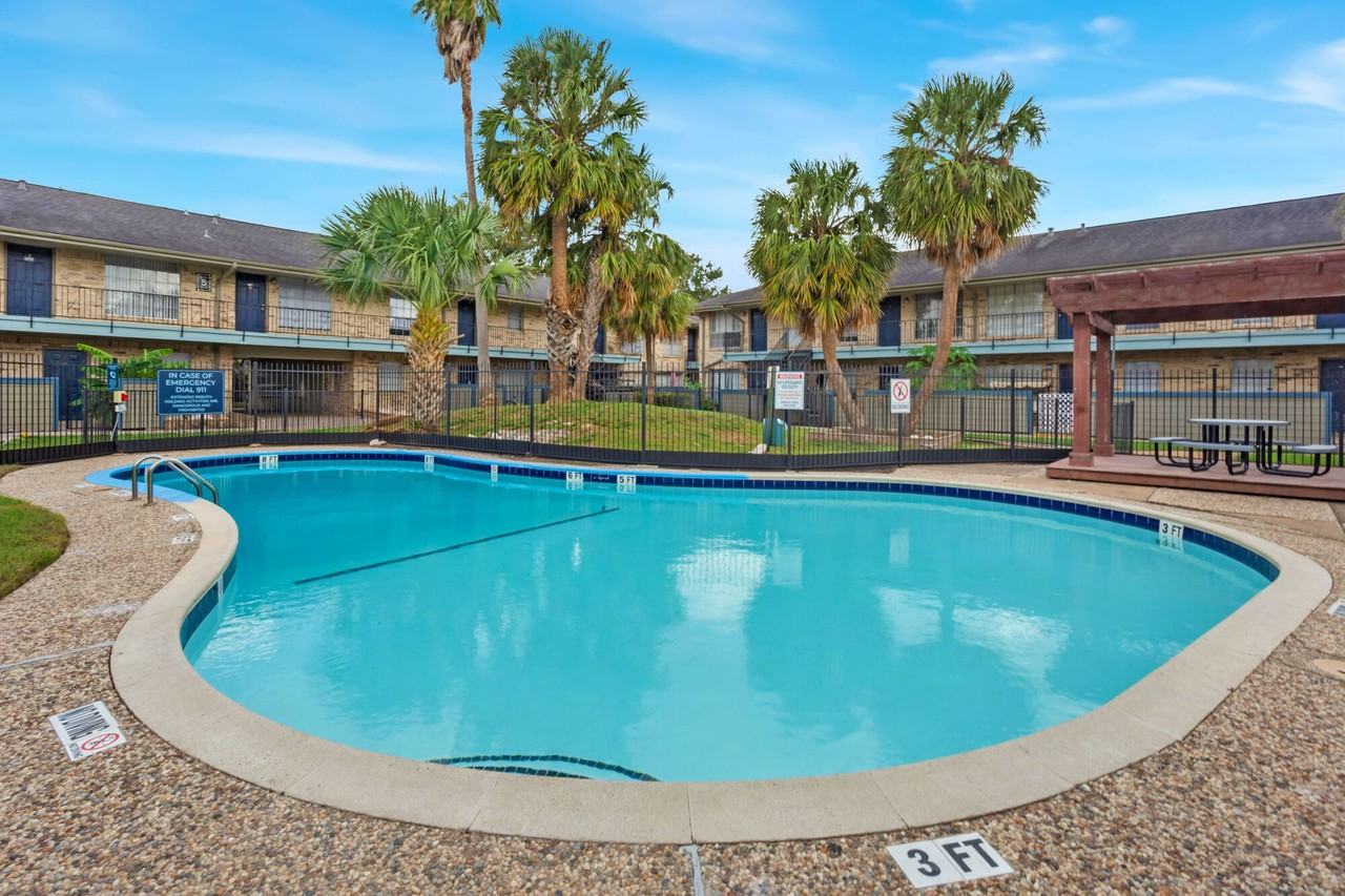 Palms at Chimney Rock - Photo 5 of 18