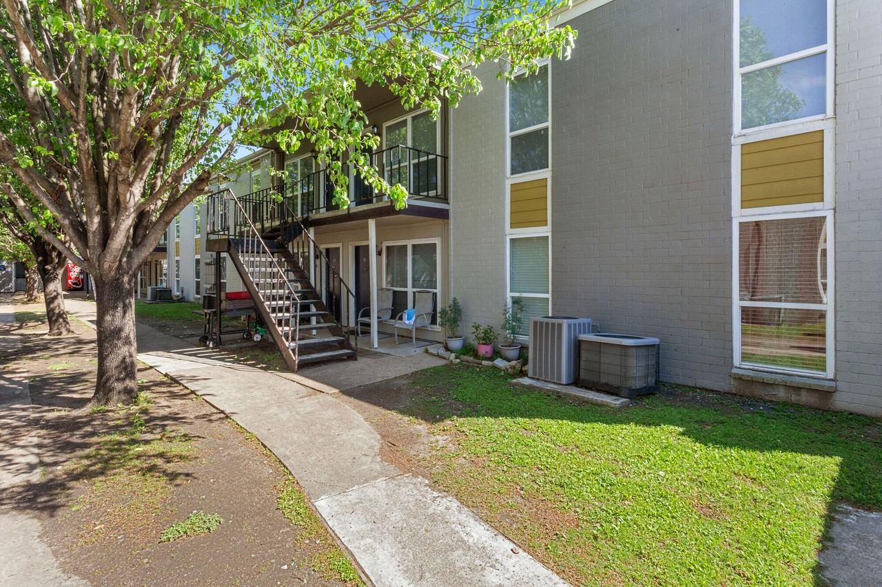 Plaza on Hammerly - Photo 4 of 37