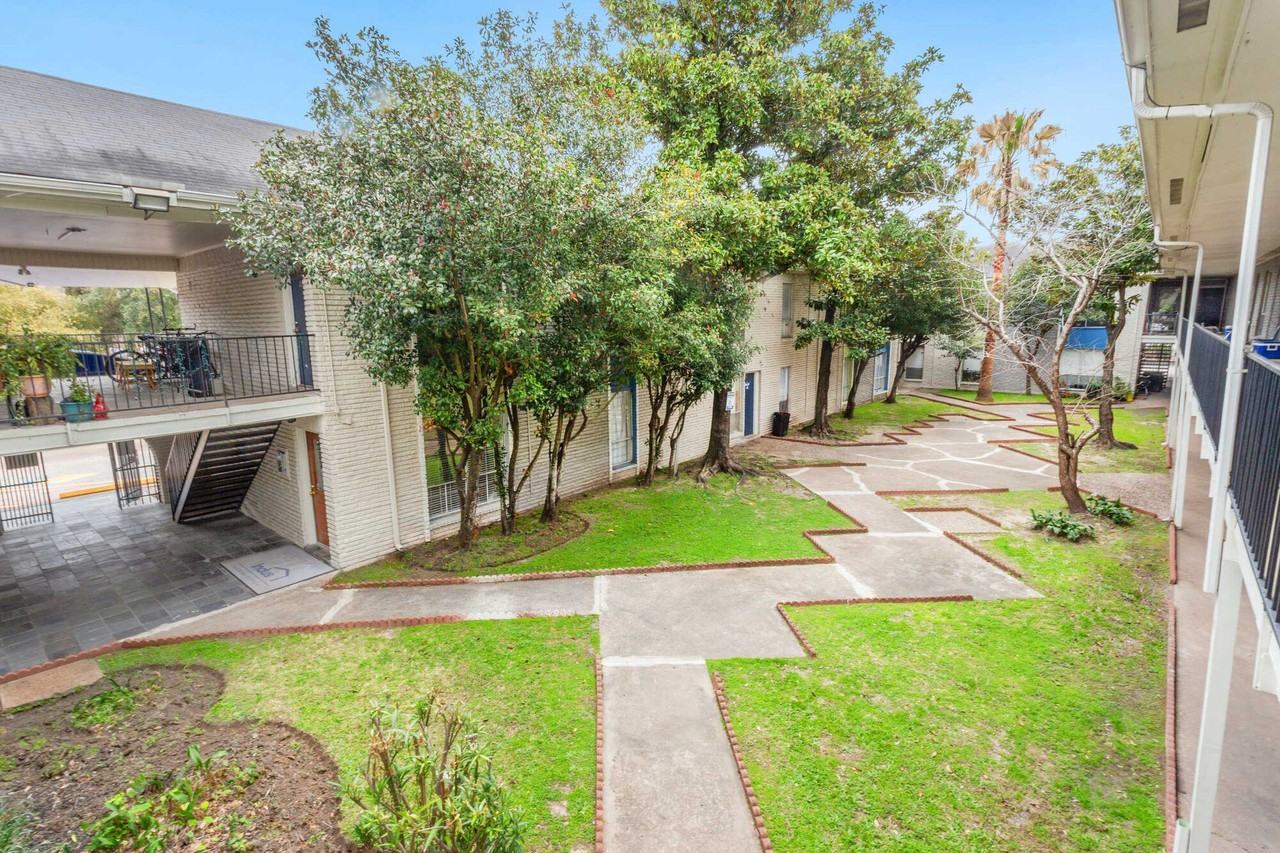 Parkgreen on Gessner - Photo 3 of 17