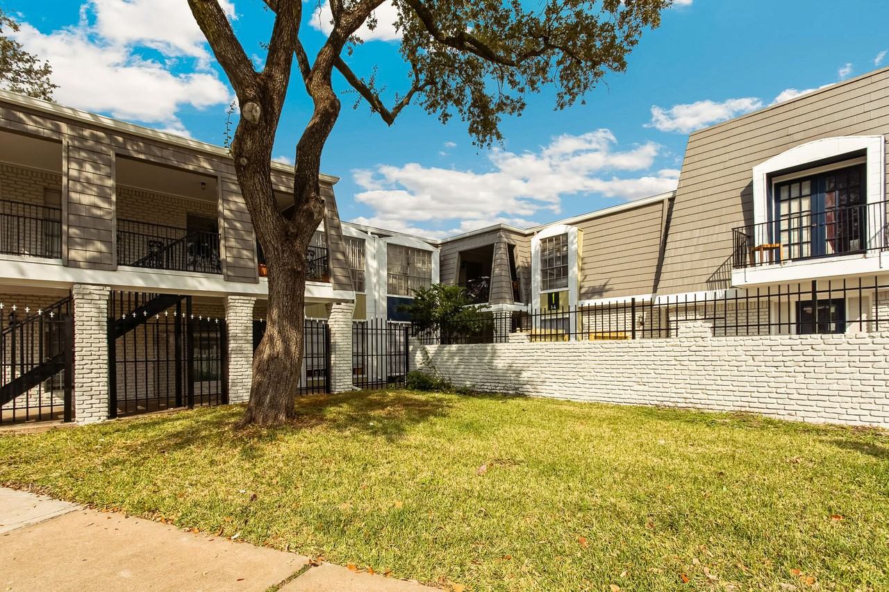 Chestnut Hill - Photo 4 of 21