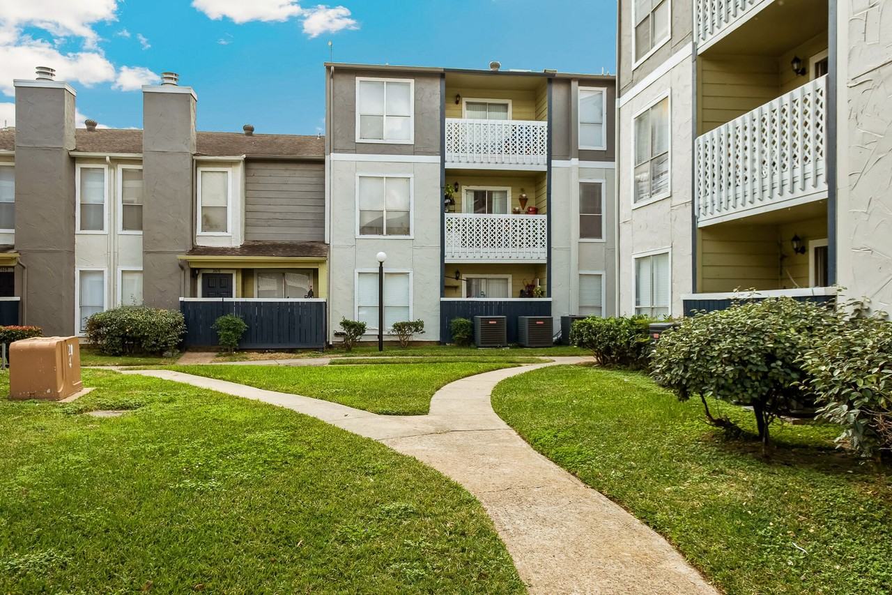 Chestnut Hill - Photo 5 of 21