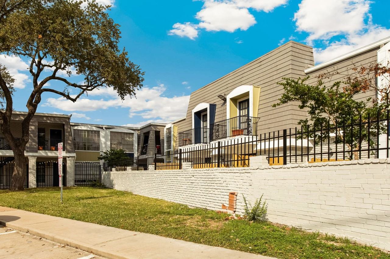 Chestnut Hill - Photo 7 of 21