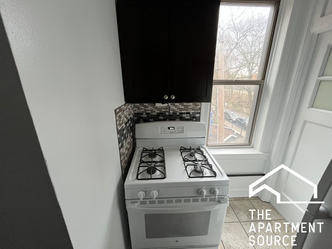 1367 W Estes Ave #1M - Photo 2 of 12