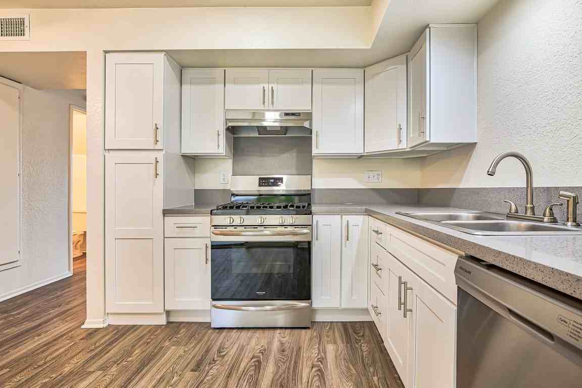 Mission Villas - Photo 5 of 21