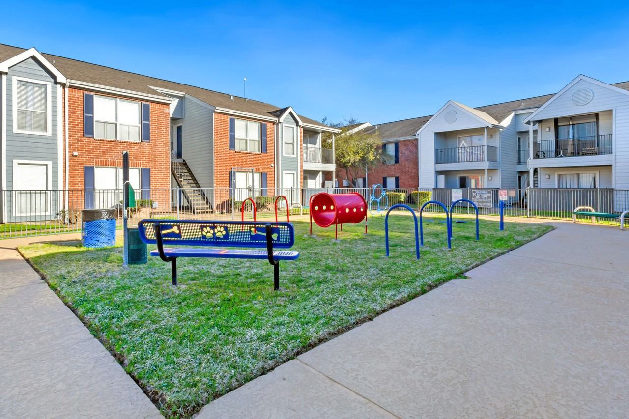 Hawthorne - Photo 3 of 23