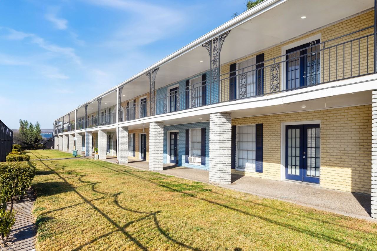 Fountains at Chimney Rock - Photo 3 of 27