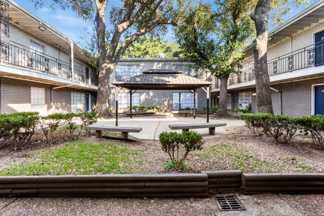 Fountains at Chimney Rock - Photo 4 of 27