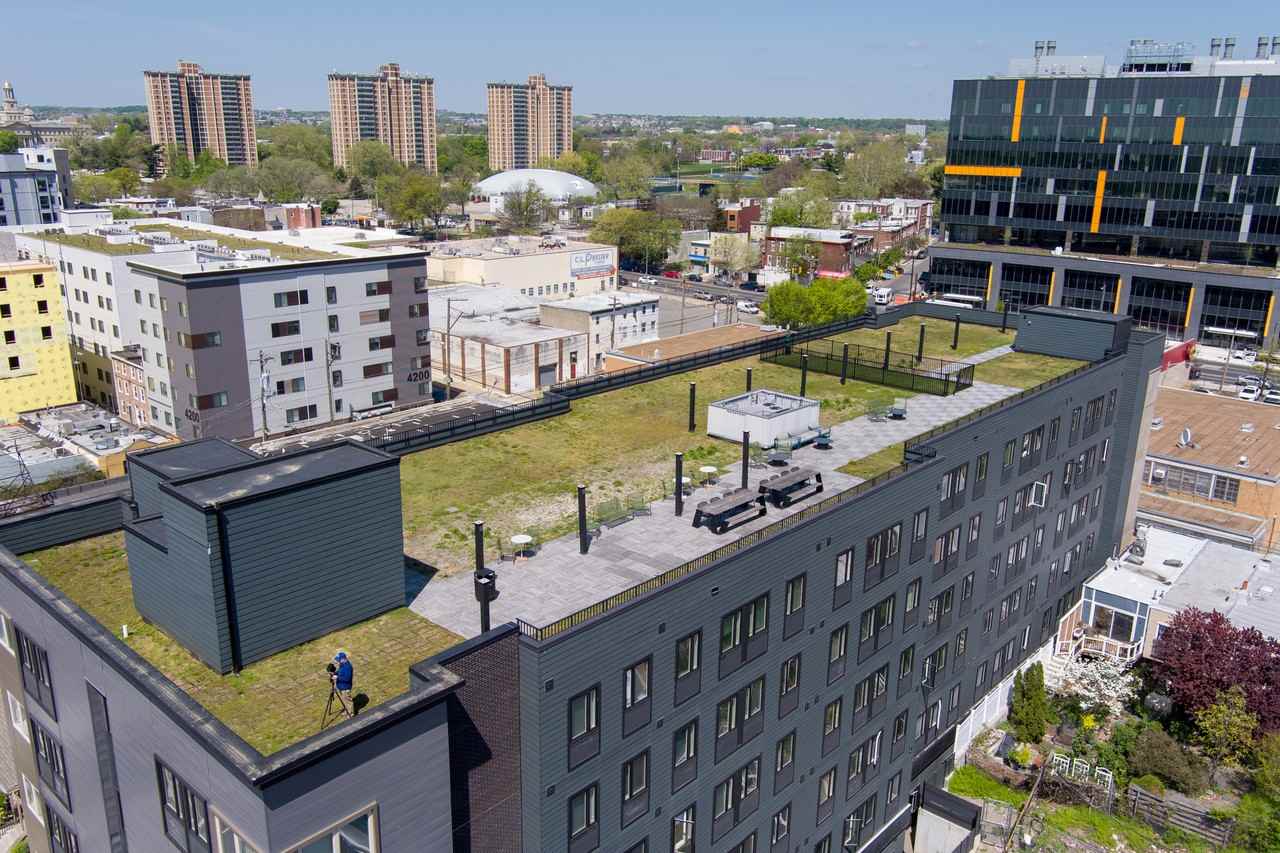 Uno on Chestnut - Photo 2 of 11