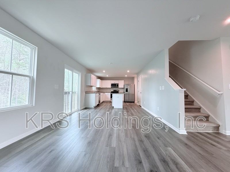 379 Hunting Wood Dr - Photo 6 of 29
