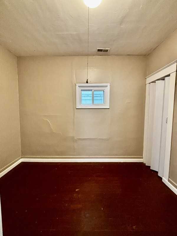 308 Cable St - Photo 3 of 7