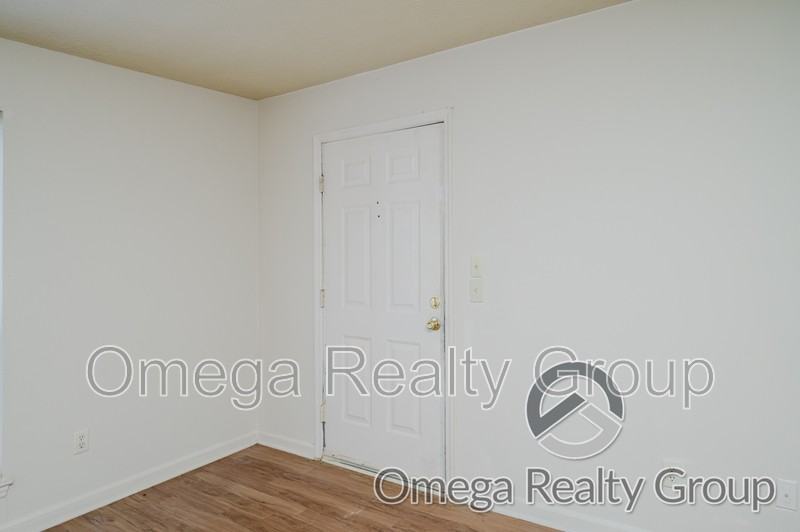 1801 Carson Rd #1 - Photo 5 of 21