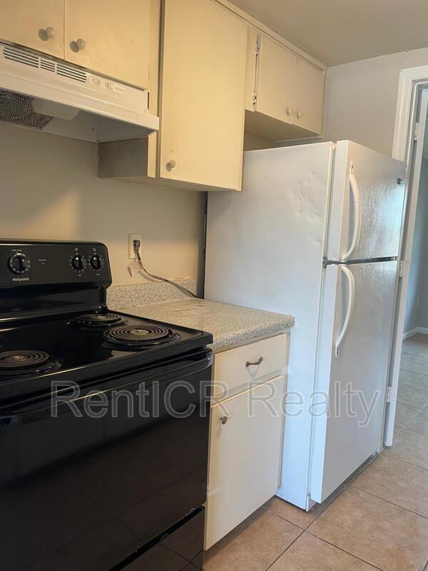 1463 Drew St - Photo 4 of 8