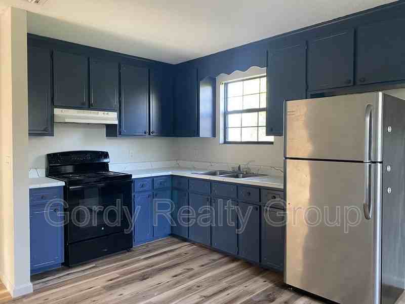 2764 Wynn St - Photo 3 of 9