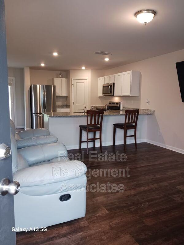 141 Catalpa Rd - Photo 3 of 21