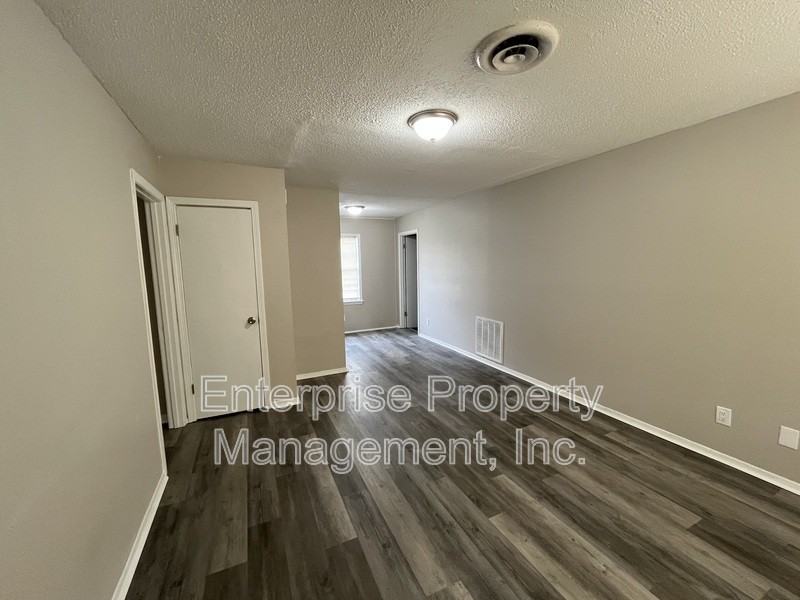 3736 Debby Dr - Photo 4 of 20