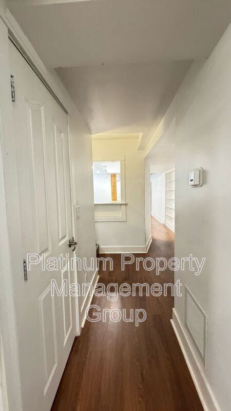 933 18 Ave Sw #6 - Photo 2 of 11
