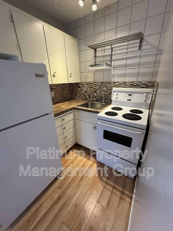 1001 2 Ave Nw #3 - Photo 3 of 9