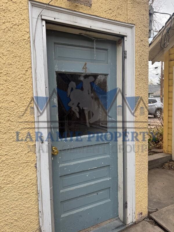 1526 E Grand Ave #4 - Photo 2 of 10