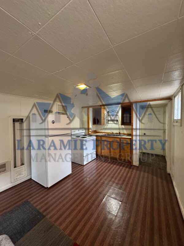 1526 E Grand Ave #4 - Photo 5 of 10