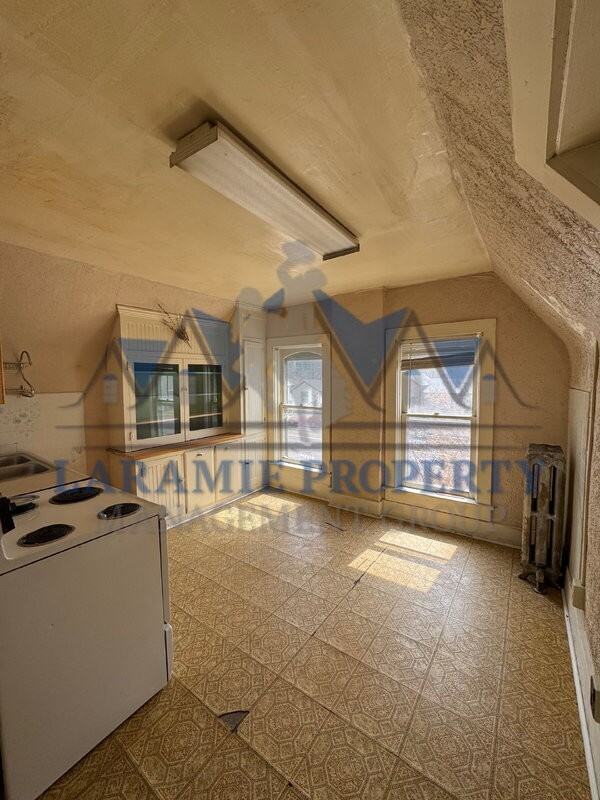 619 S 5th St #3 - Photo 4 of 10