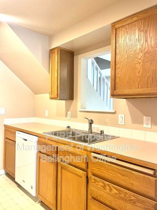 2415 Xenia St - Photo 3 of 20