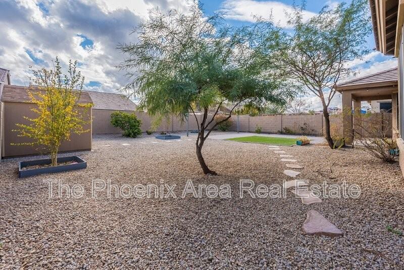 5021 W Desert Ln - Photo 2 of 37