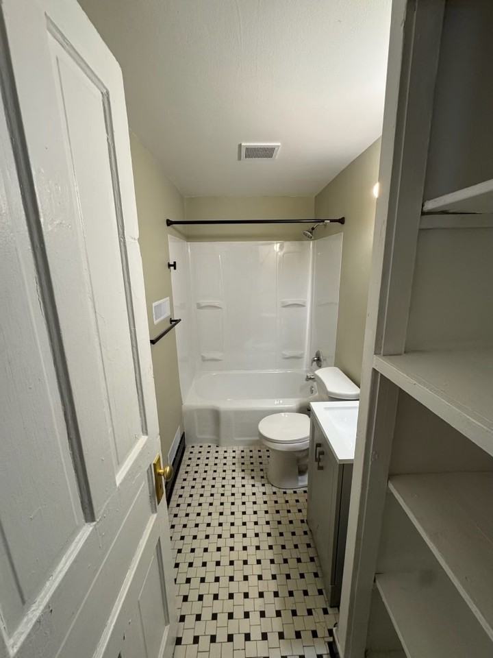 3052 N Buffum St #3 - Photo 3 of 10