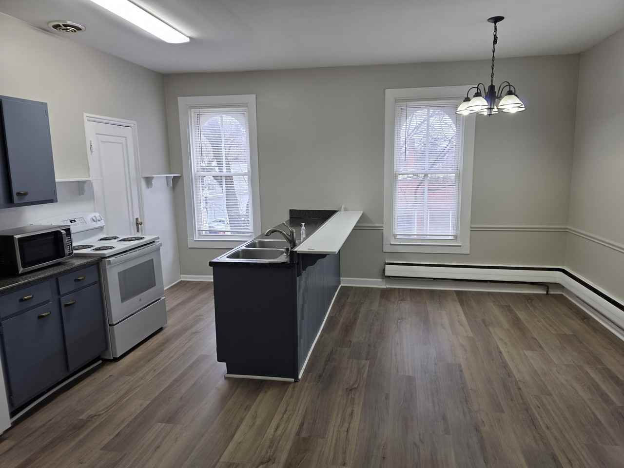 117 W Saint Clair St - Photo 2 of 7