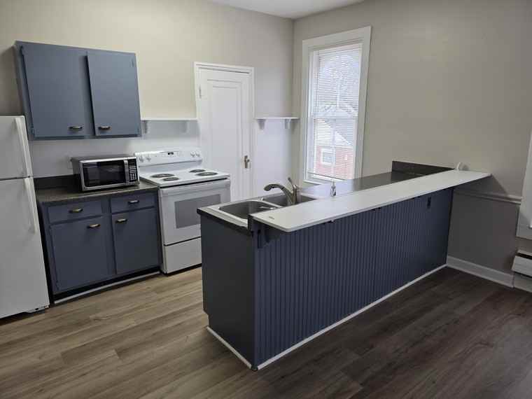 117 W Saint Clair St - Photo 3 of 7