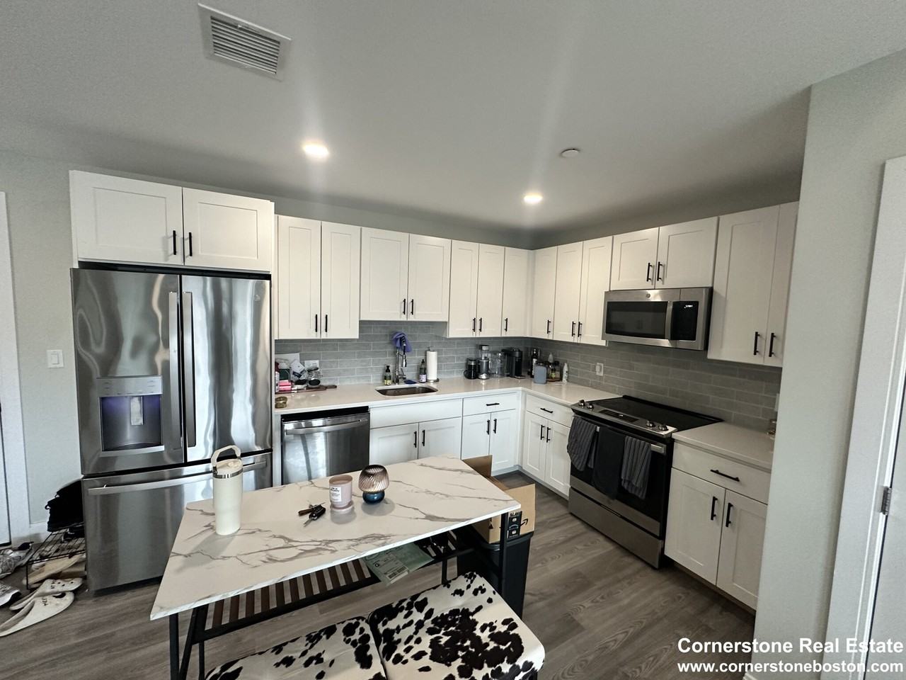 Old Colony Ave #402 - Photo 3 of 15