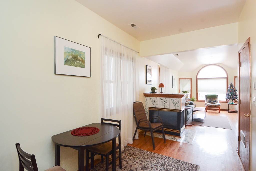 3711 N Janssen Ave #9Q - Photo 6 of 20