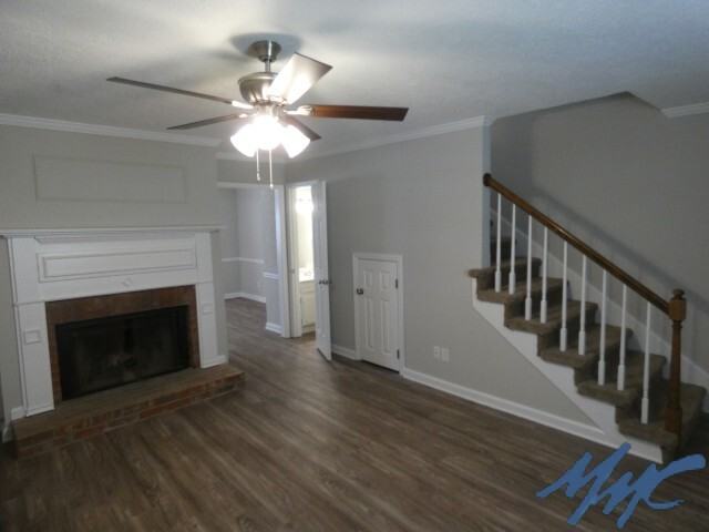2568 Oak Hill Dr - Photo 3 of 19