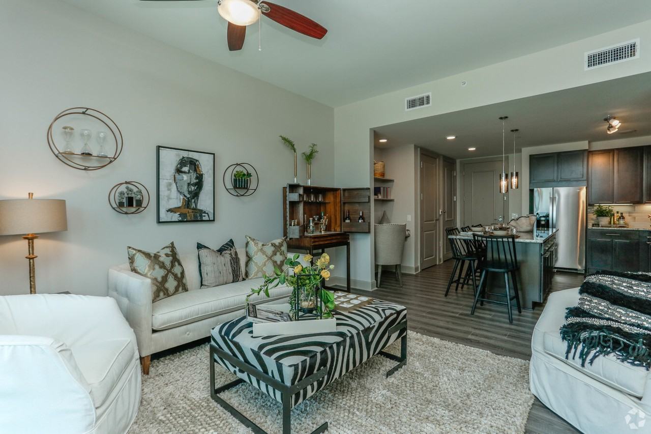 9789 Katy Fwy #MC1 - Photo 4 of 10