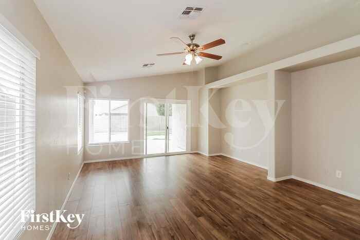 15357 W Port Royale Ln - Photo 2 of 15