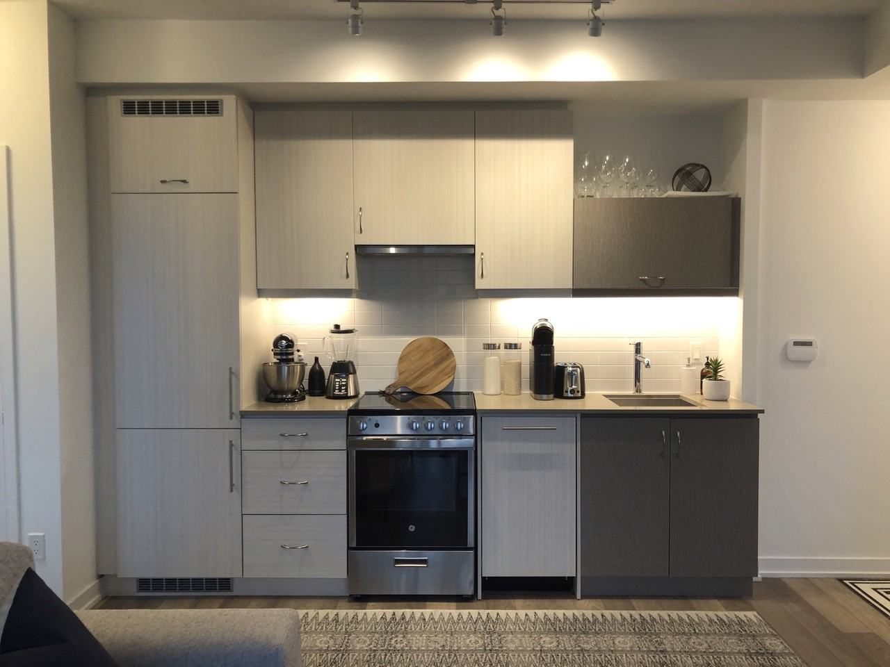 College St & Huron St - Photo 3 of 12