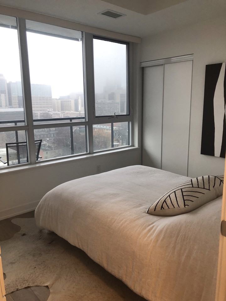 College St & Huron St - Photo 6 of 12