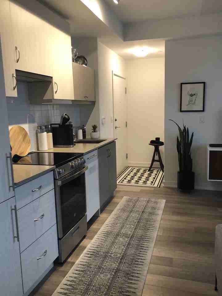 College St & Huron St - Photo 5 of 12