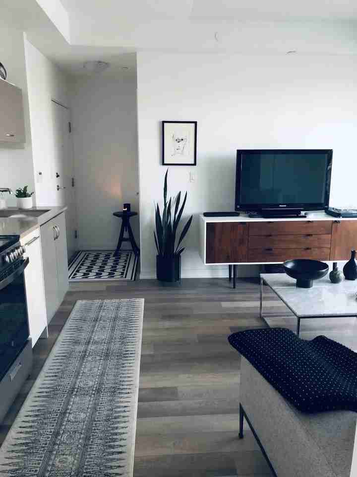 College St & Huron St - Photo 4 of 12