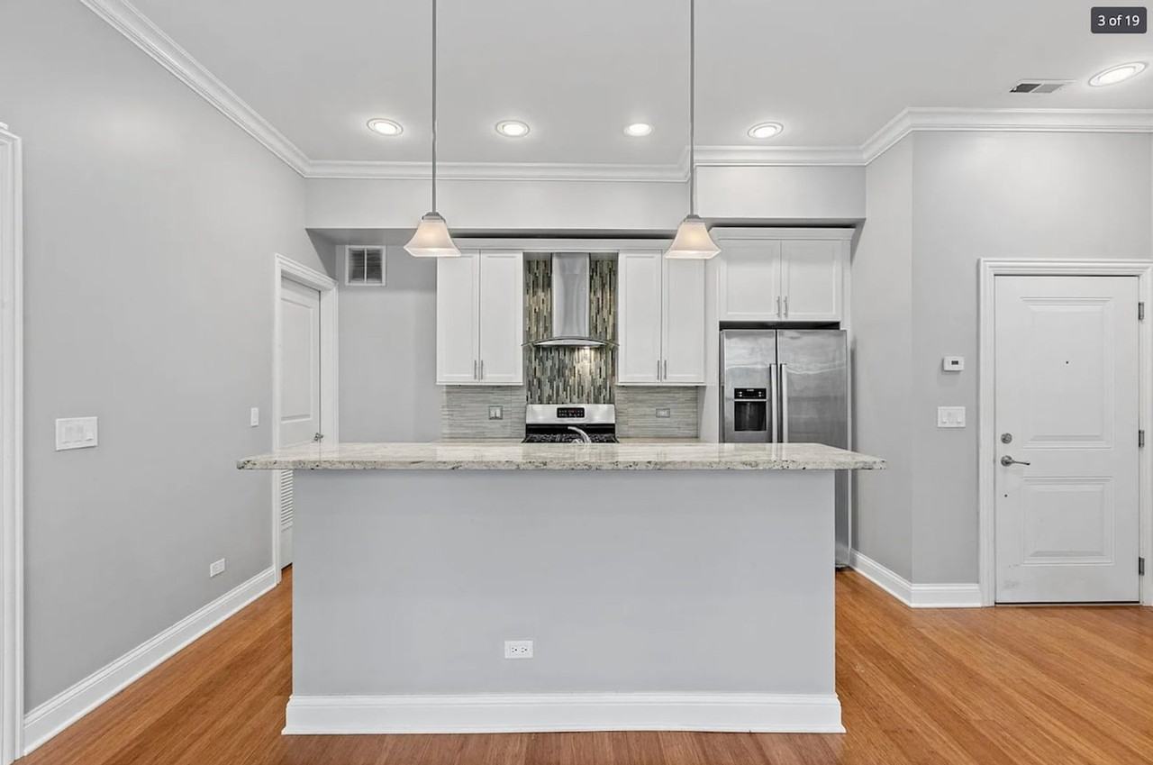 951 W Huron St #1031376P - Photo 6 of 13