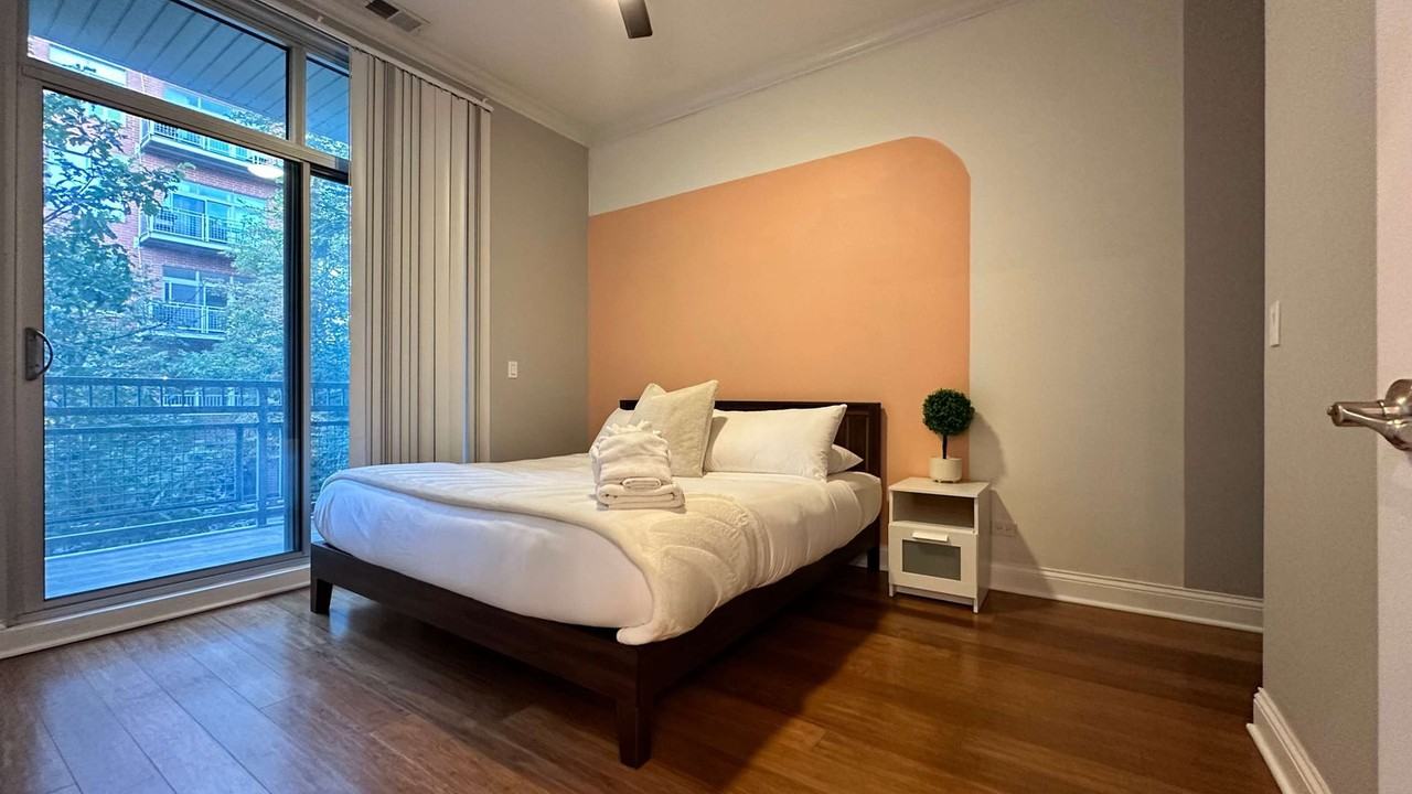 951 W Huron St #1031376P - Photo 7 of 13